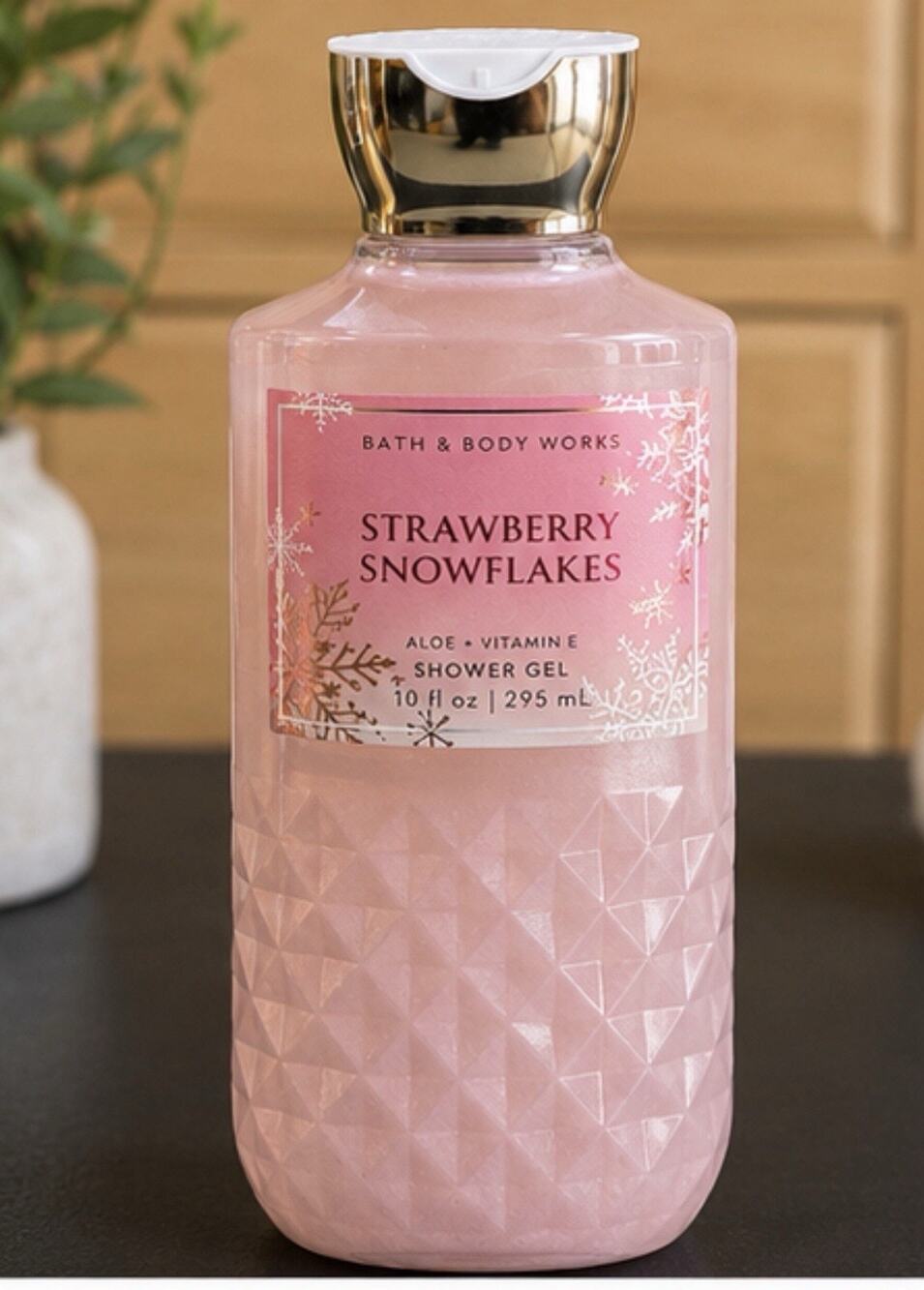 Bath & Body Works Strawberry Snowflakes Shower Gel 10 Oz New Body Wash